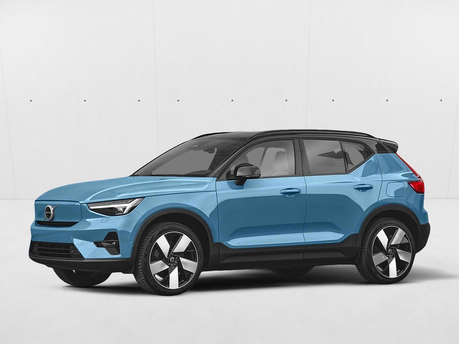2023 VOLVO XC40