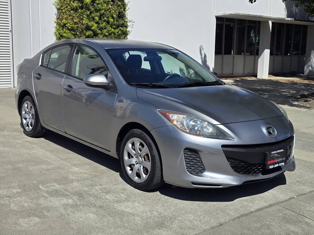 2013 MAZDA Mazda3