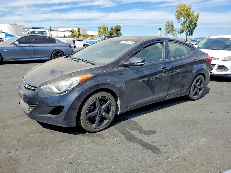 2011 HYUNDAI Elantra