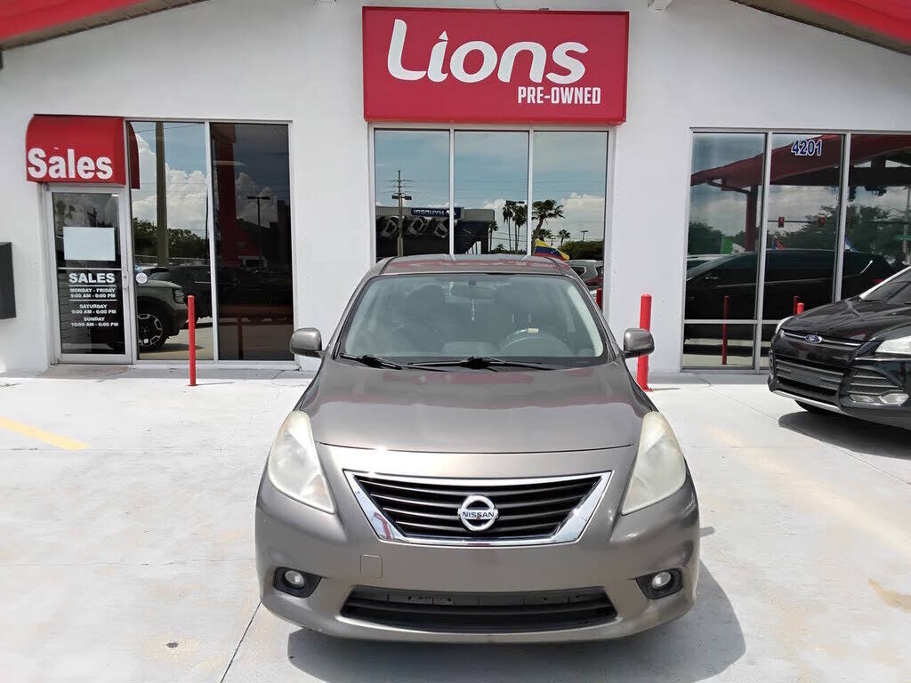 2012 NISSAN Versa