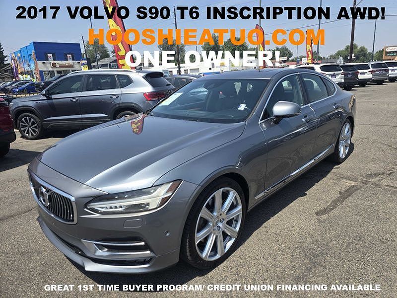 2017 VOLVO S90