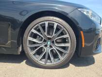 2022 BMW 740i
