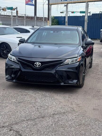 2018 TOYOTA Camry