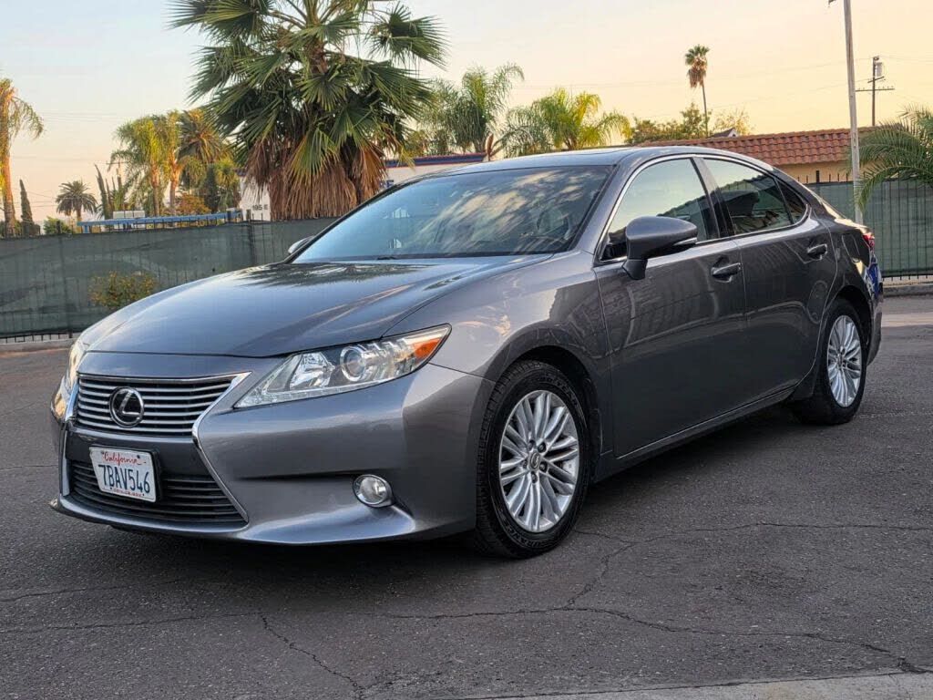 2013 LEXUS ES