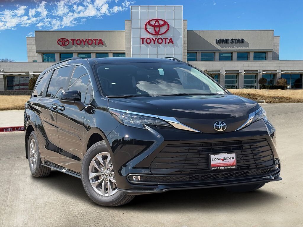 2026 TOYOTA Sienna