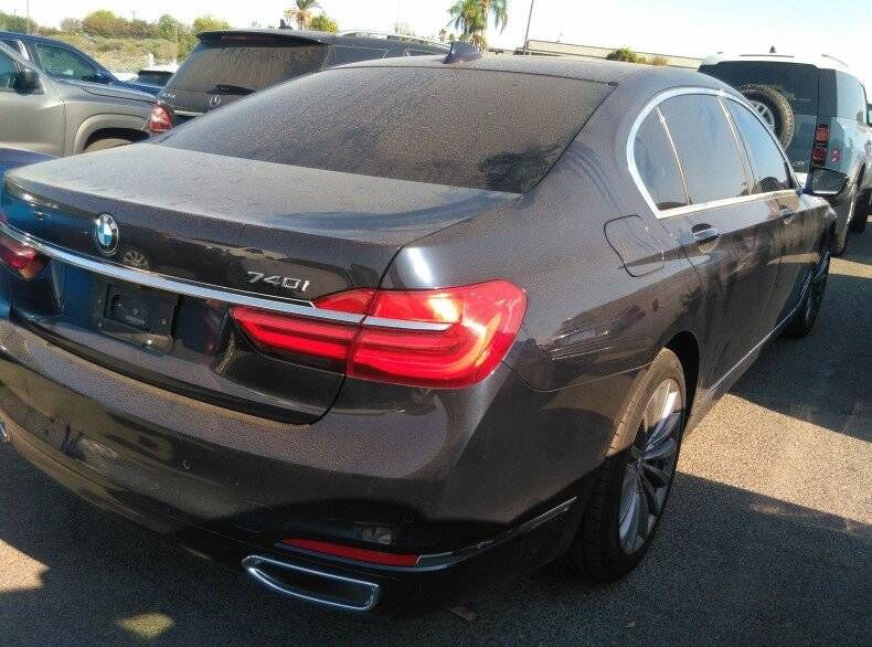 2018 BMW 740i