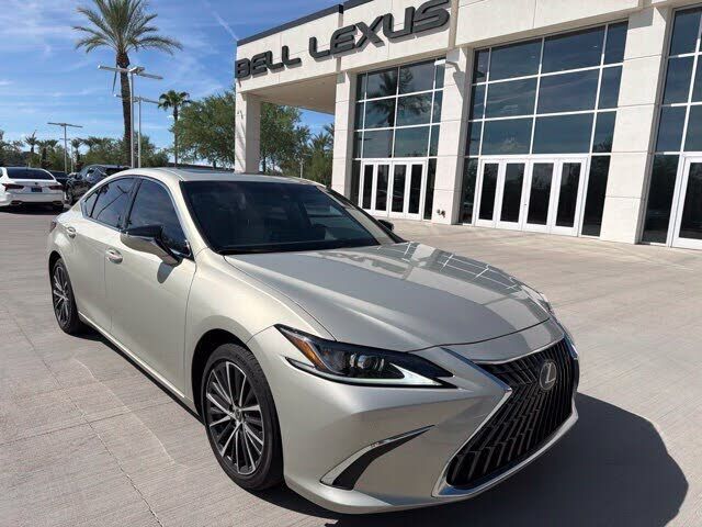 2022 LEXUS ES