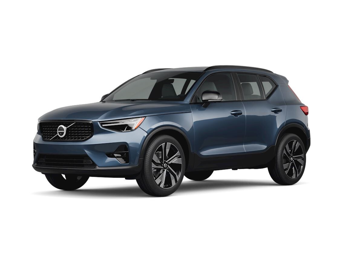2026 VOLVO XC40