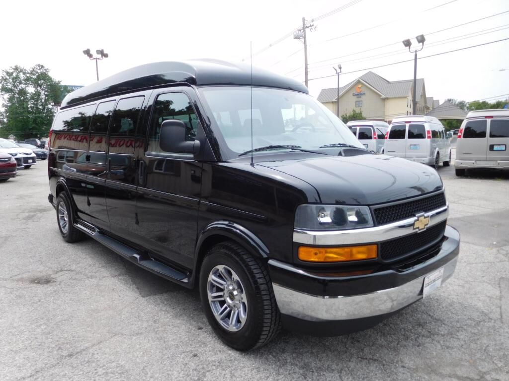 2023 CHEVROLET Express
