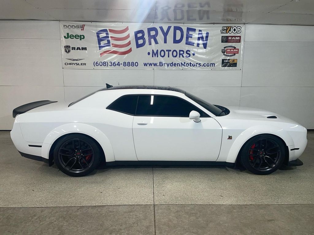2021 DODGE Challenger