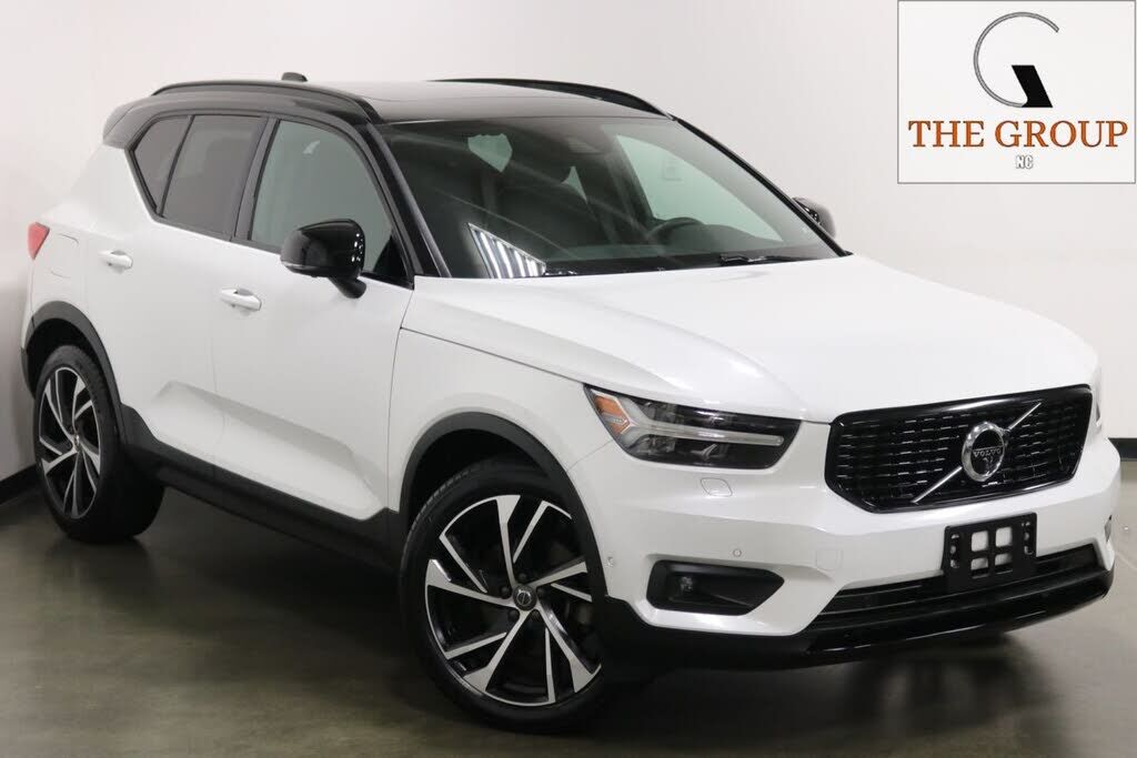 2020 VOLVO XC40