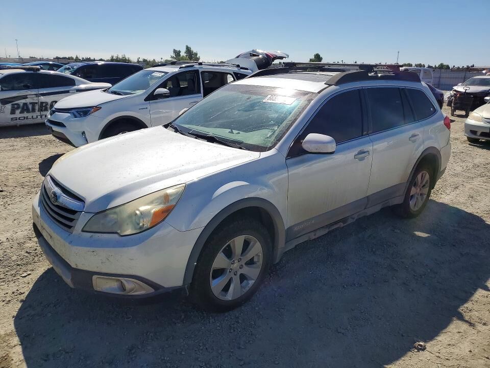 2011 SUBARU Outback