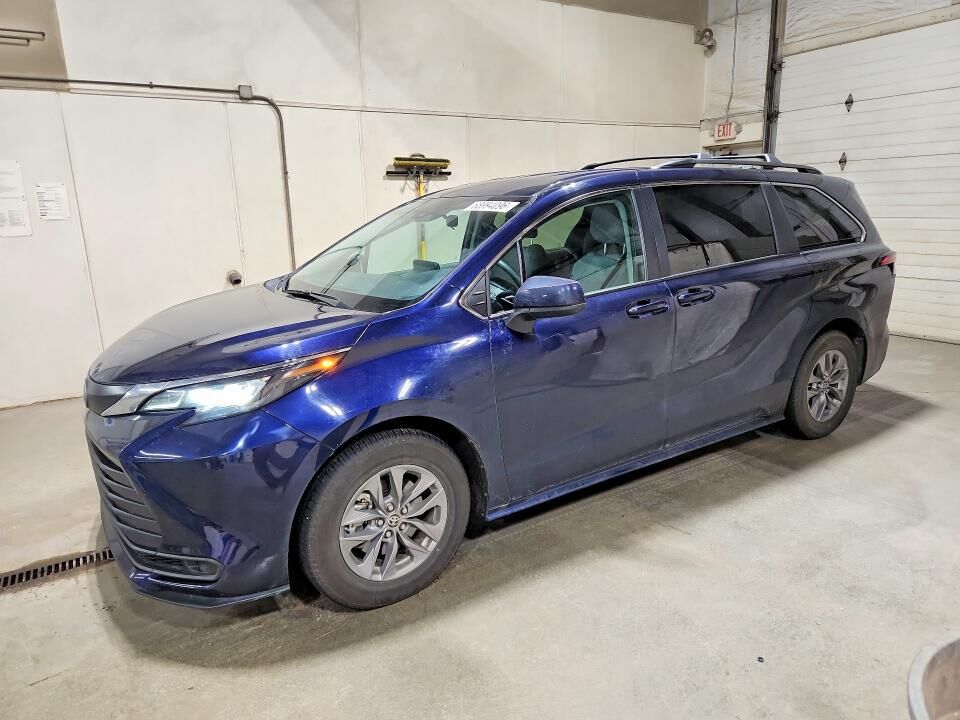 2024 TOYOTA Sienna