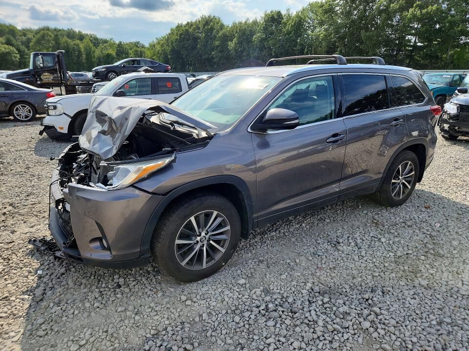 2018 TOYOTA Highlander