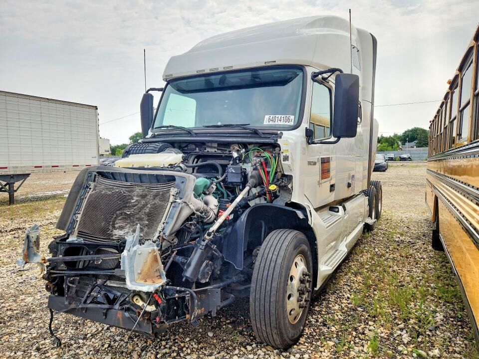 2020 VOLVO TRUCK VNL