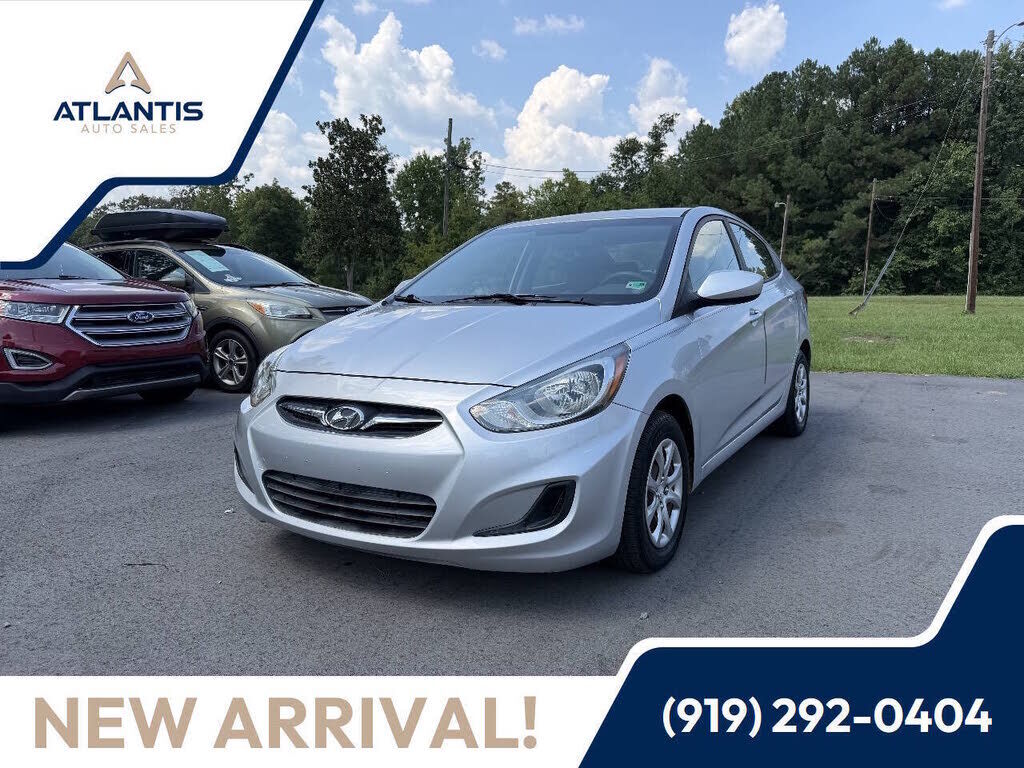 2012 HYUNDAI Accent