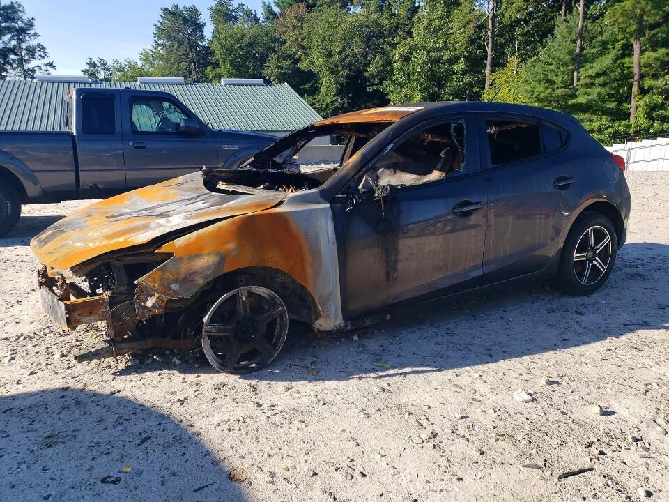 2017 MAZDA Mazda3