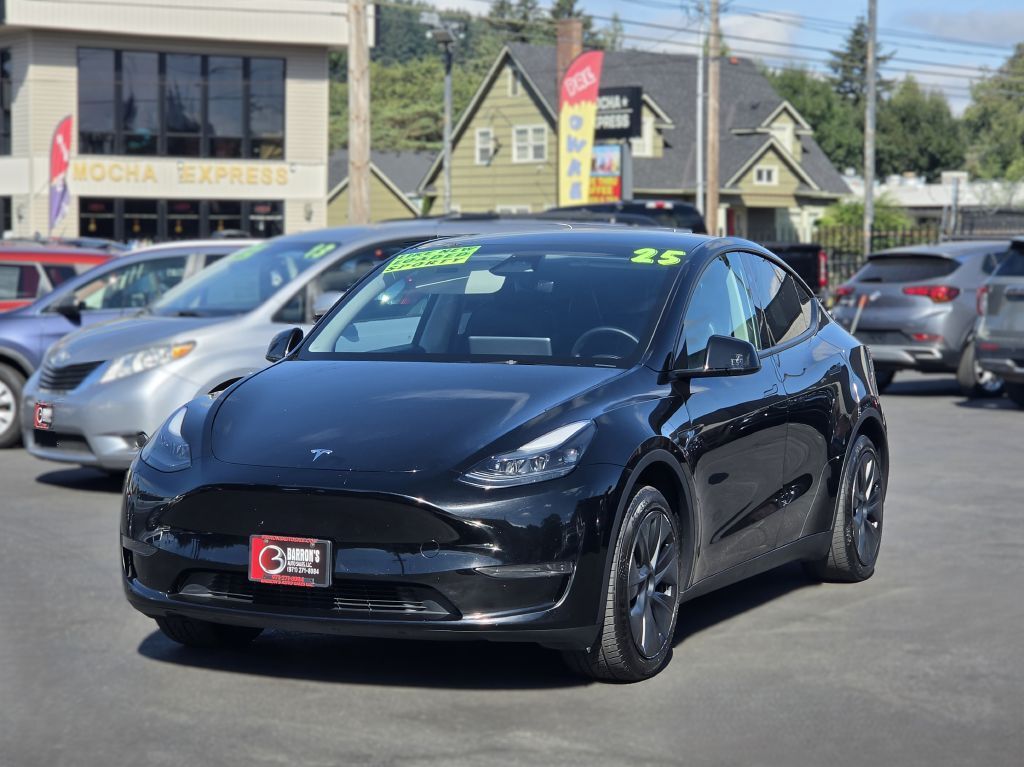 2025 TESLA Model Y
