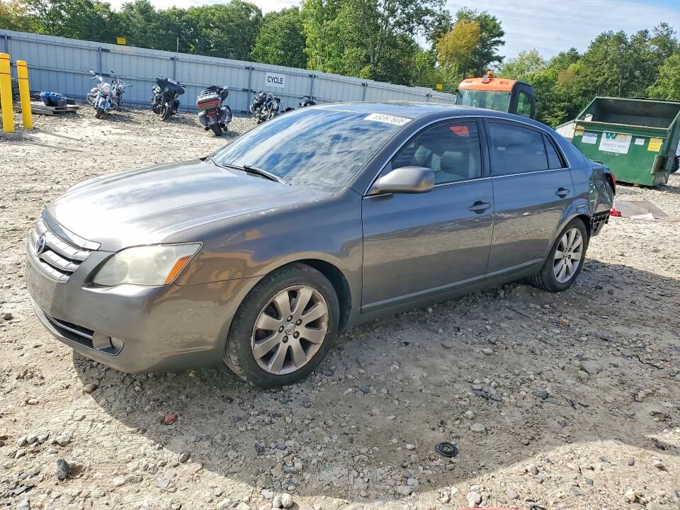 2005 TOYOTA Avalon
