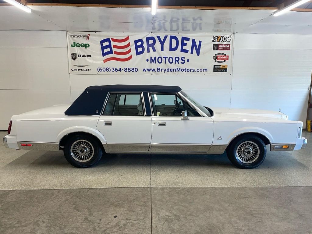 1987 LINCOLN Town Car