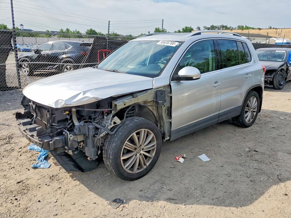 2013 VOLKSWAGEN Tiguan