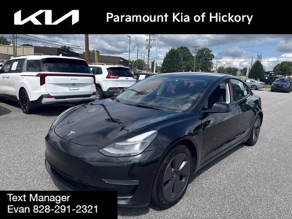 2022 TESLA Model 3