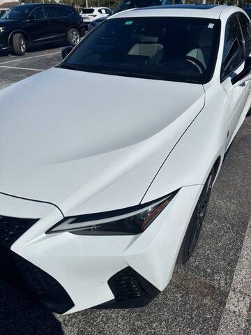 2022 LEXUS IS