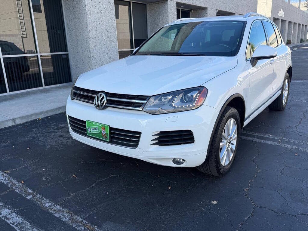 2014 VOLKSWAGEN Touareg