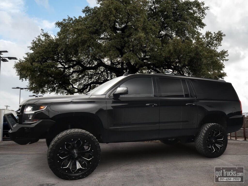 2020 CHEVROLET Suburban