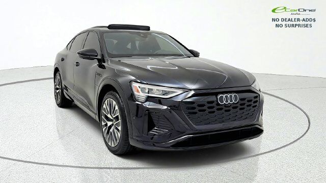 2024 AUDI Q8