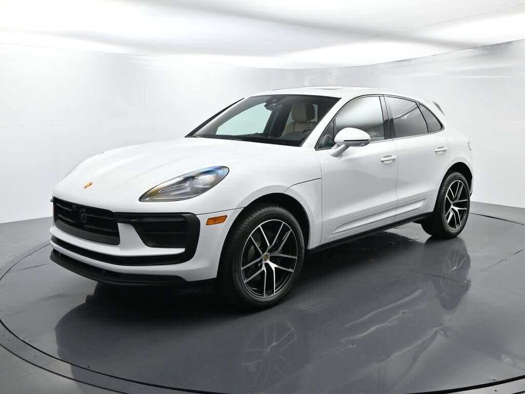2025 PORSCHE Macan