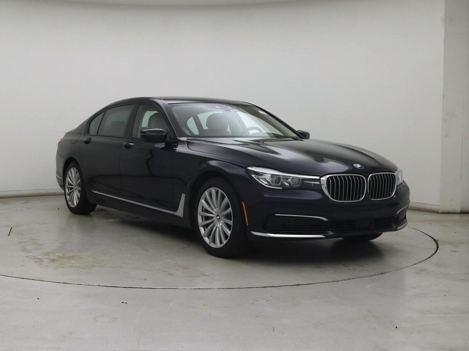 2019 BMW 740i