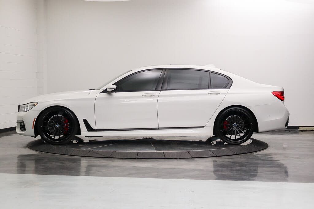 2017 BMW 740i