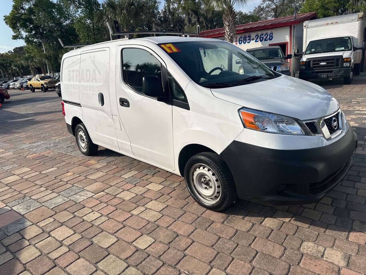 2017 NISSAN NV200