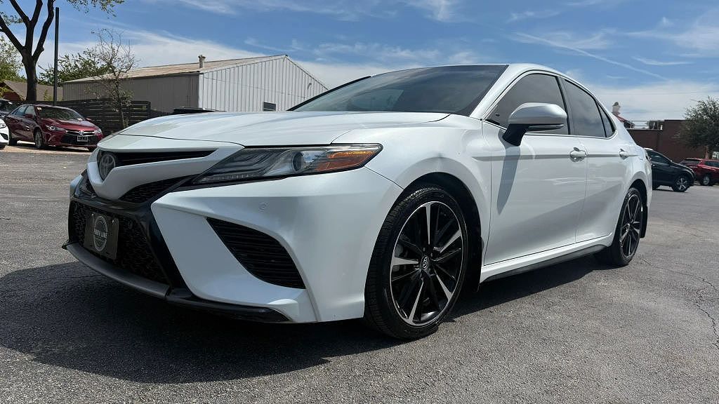 2018 TOYOTA Camry