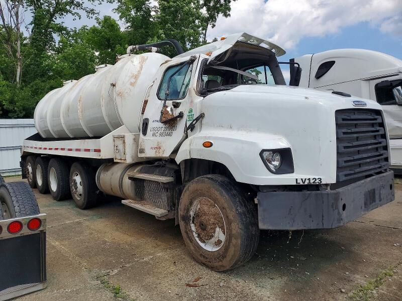 2014 FREIGHTLINER 114SD
