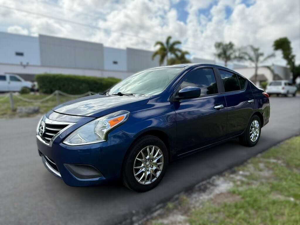 2019 NISSAN Versa