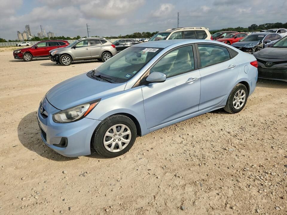 2013 HYUNDAI Accent