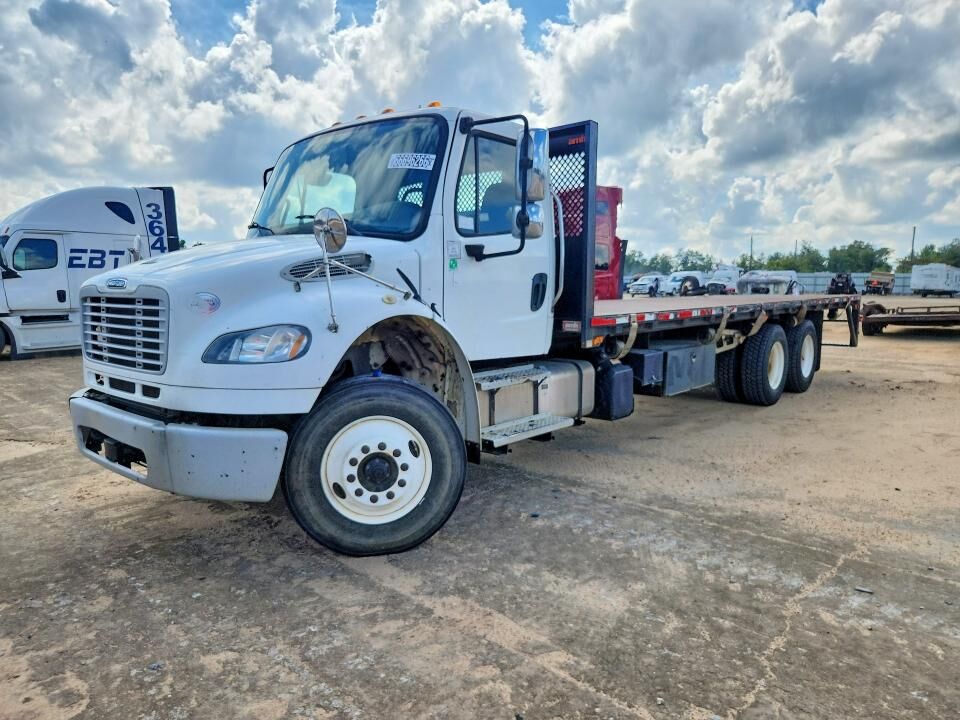 2017 FREIGHTLINER M2