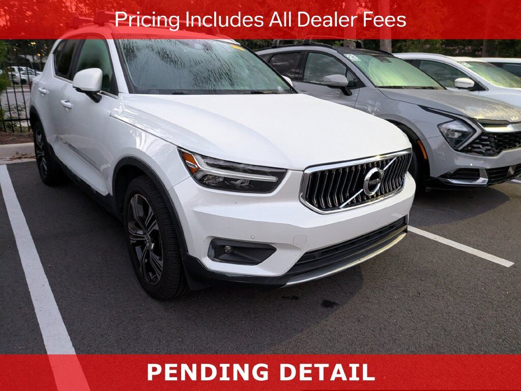 2021 VOLVO XC40