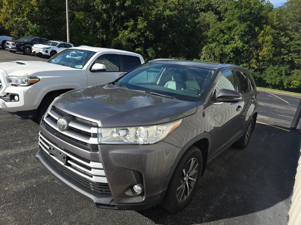 2017 TOYOTA Highlander