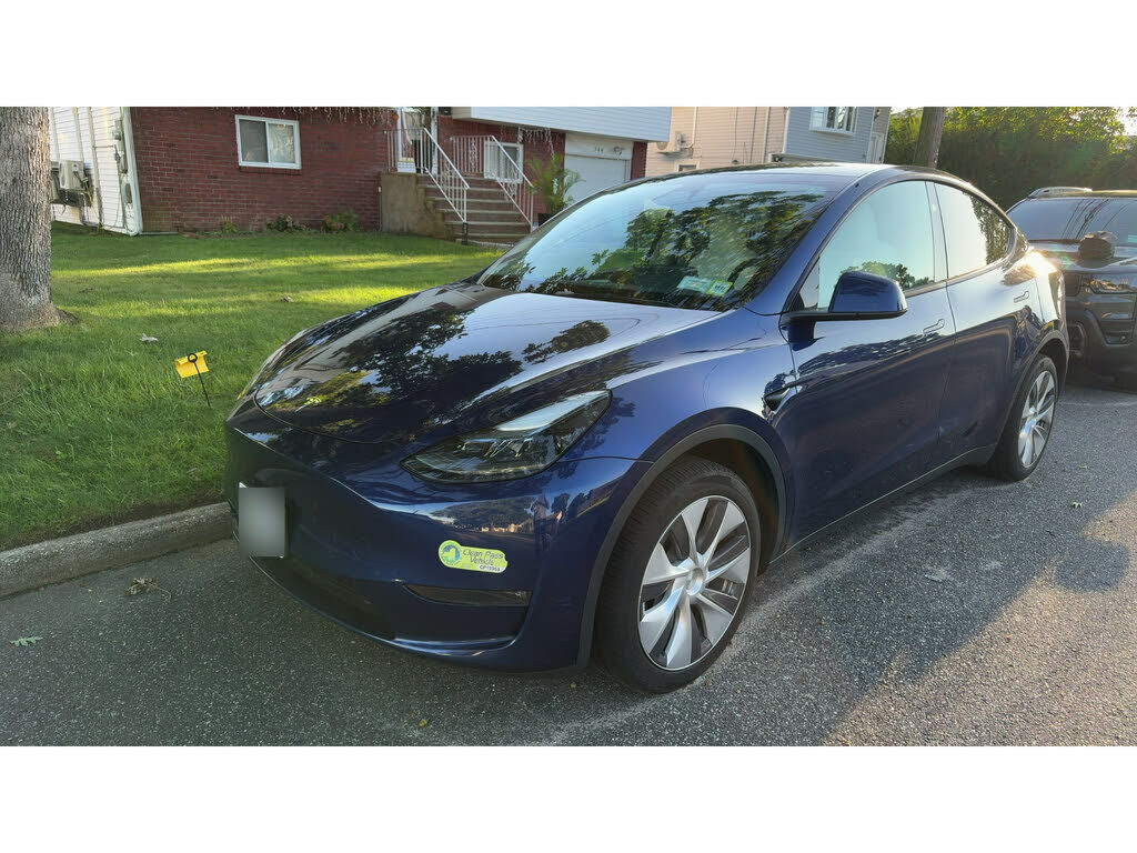 2024 TESLA Model Y