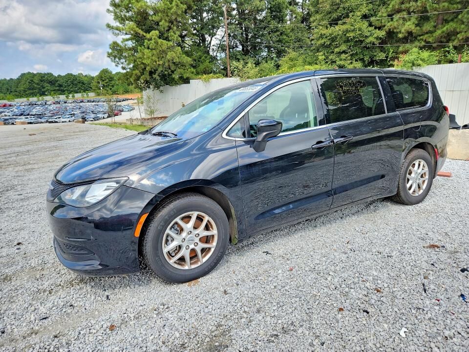 2022 CHRYSLER Voyager