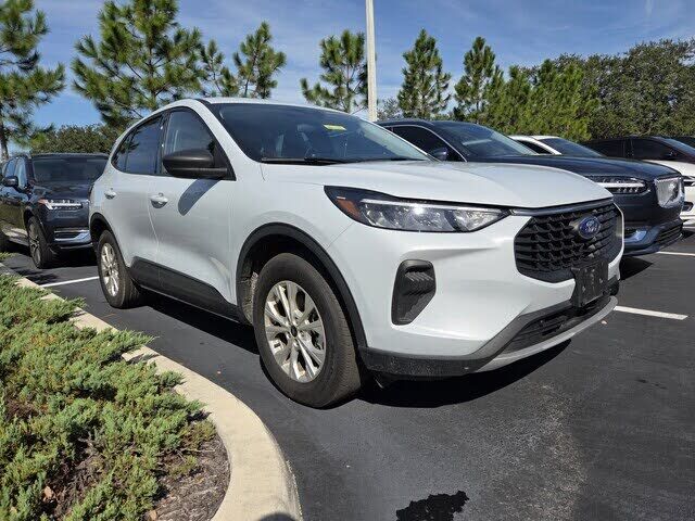 2025 FORD Escape