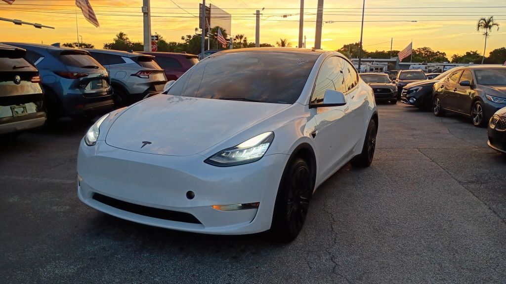 2023 TESLA Model Y