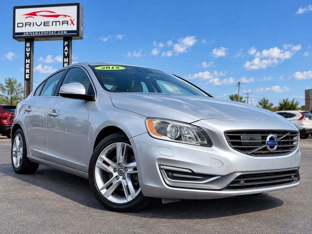 2015 VOLVO S60