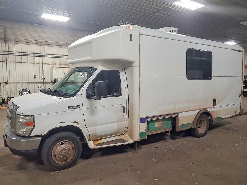 2011 FORD E-450