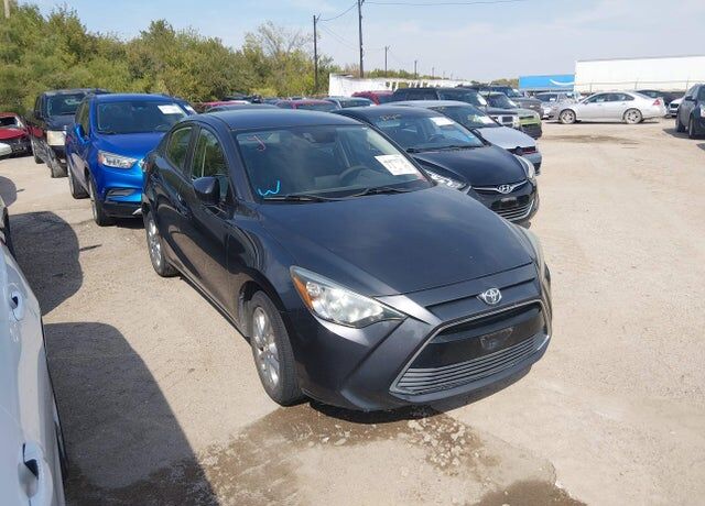 2018 TOYOTA Yaris
