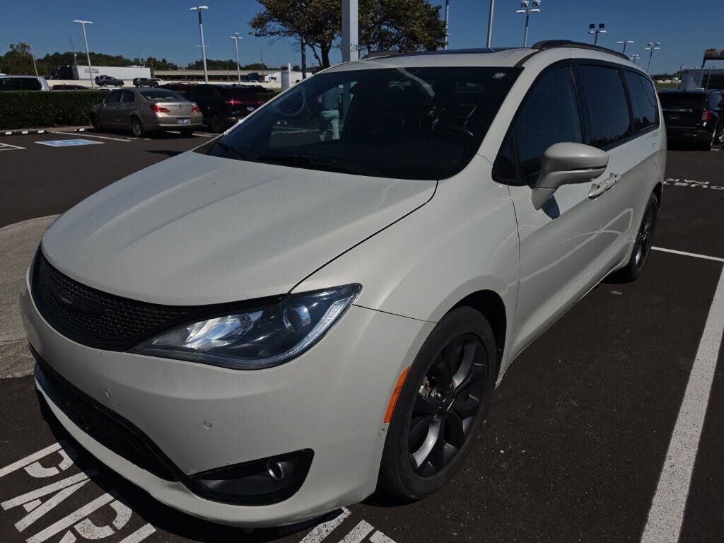 2019 CHRYSLER Pacifica