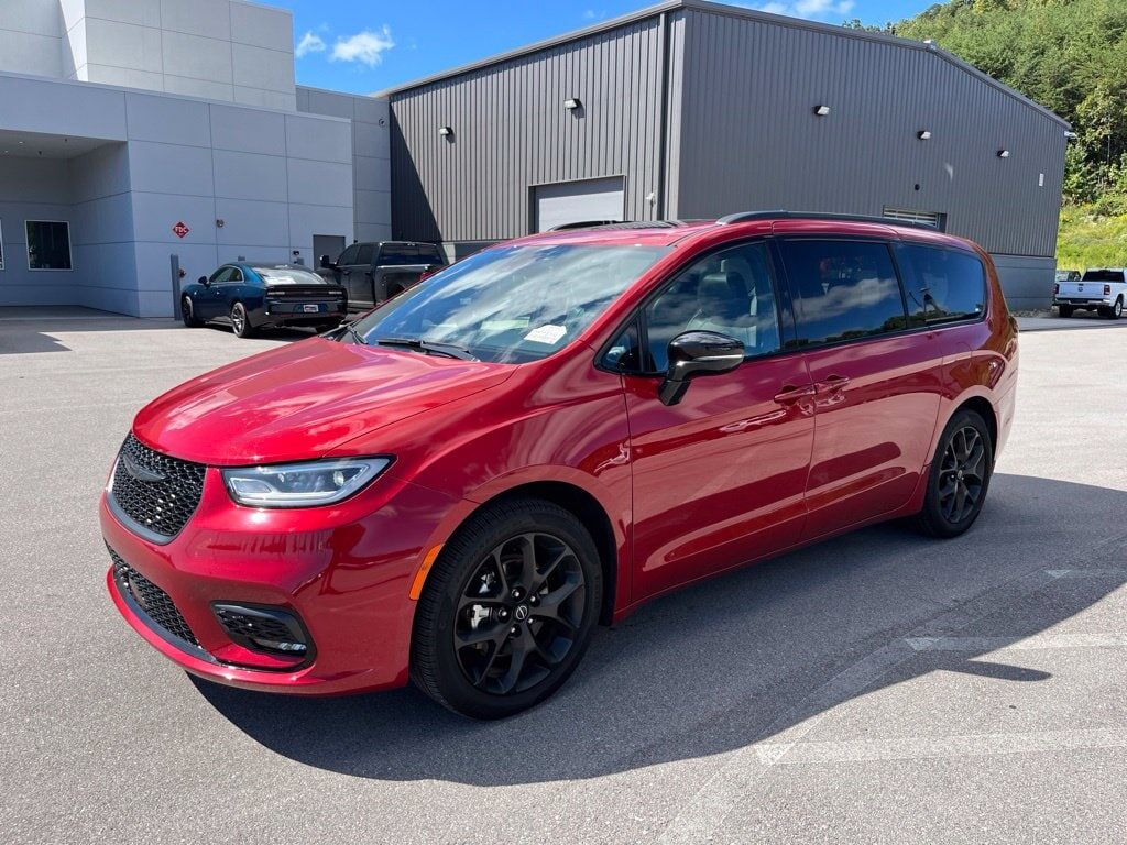 2025 CHRYSLER Pacifica